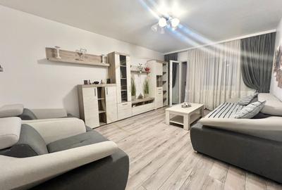 Apartament cu 3 camere semidecomandat, mobilat în Soarelui