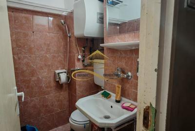 Se vinde garsonieră confort 3, dar zona e de 5 stele, etaj 2 - 5