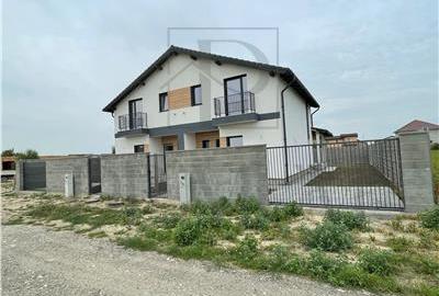 Duplex cu 3 camere în Moșnița Nouă