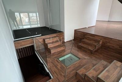 Apartament de vânzare cu 4 camere in zona Ultracentrala - 2
