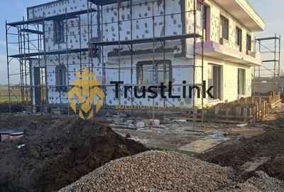 Duplex cu 4 camere în 1 Decembrie