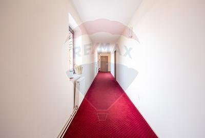 Pensiune cu restaurant și spații comerciale, central Râșnov - 27