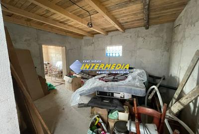 Casa de vanzare Alba Iulia zona Centru cu 5 camere  teren aferent casei 370 mp - 1