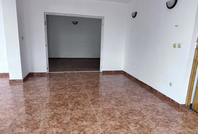CASA DE INCHIRIAT I 4 CAMERE I 2 BAI I BUCATARIE I CETATE I NEMOBILATA - 9