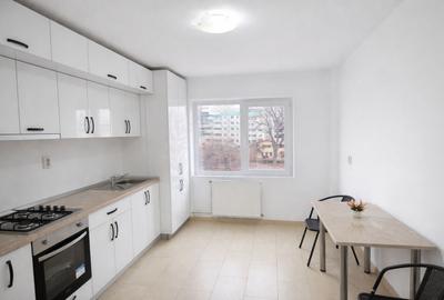 Apartament cu 4 camere în Republicii