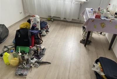 Garsoniera de vanzare ,Zona cartier Gara, 32 mp , et 3/4 , renovata , libera - 1