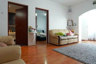 Apartament 2 camere de vânzare – Micro 9, Târgoviște – modernizat - 1