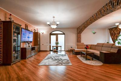 Vila independenta energetic cu teren 427mp pe colt COMISION 0% - 1