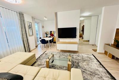 Apartament cu 2 camere decomandat în Tractorul