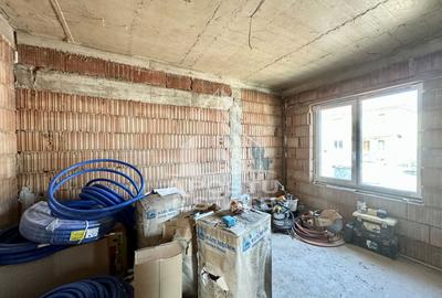 Jumatate de duplex de vanzare cu 5 camere despartit prin garaj - 9