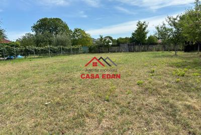 ●Teren in Campina--920mp--28.000e● - 4