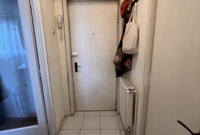 Garsonieră decomandată cu centrala proprie si AC- Zona Carol - 9