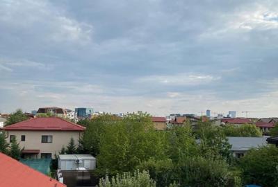 Casă cu 4 camere în Pipera