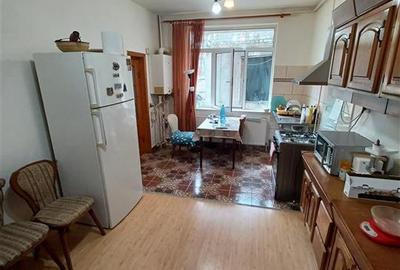 Vila P+2 Centru Vechi 286mpconstruiti din caramida cu 350mp teren - 14