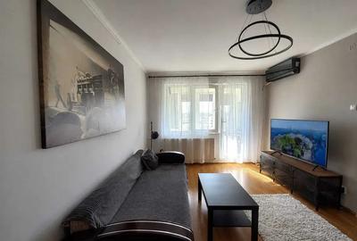 Apartament de 2 camere decomandat, renovat, etaj 10/10, 4 min metrou 1 Decembrie - 1