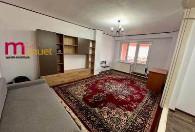 Apartament 3 camere ,zona Biserica cu Ceas,etaj 2