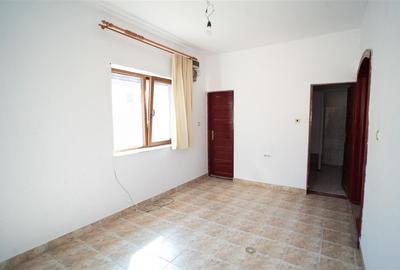 Casa in Rogerius cu spatiu comercial si 3 unitati separate - 21