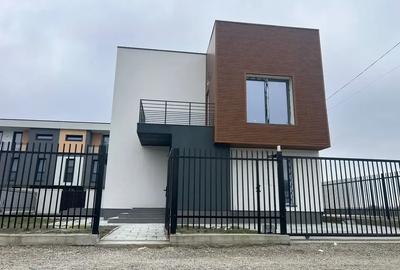 Casă cu 4 camere în Corbeanca