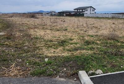 Stupini str. Barsei, asfalt, utilitati, 14 loturi 500-700 mp, suprafata 7692 mp. - 2