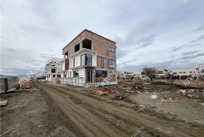 Casa intabulata cu 4 camere 3 bai si teren de 214 mp zona Triajului - 4