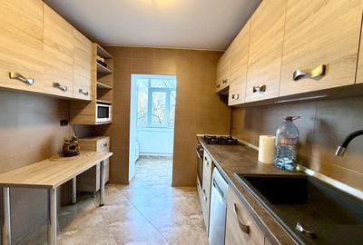 Apartament cu 3 camere decomandat | Parcare inclusă | Galata - 1