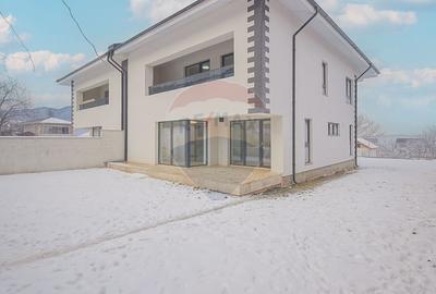 Casă cu 5 camere în Bunloc