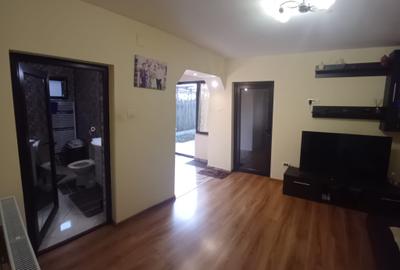 Casă cu 3 camere în Lumina