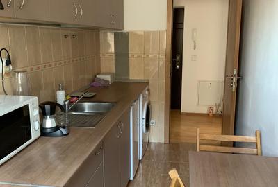 Garsonieră decomandată în Torontalului