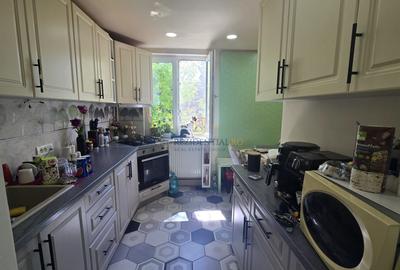 Apartament cu 4 camere de vanzare, Bd. C-tin Brancoveanu, Sector 4 - 5