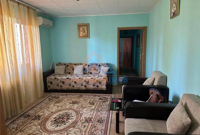 Apartament cu 3 camere decomandat în Berceni