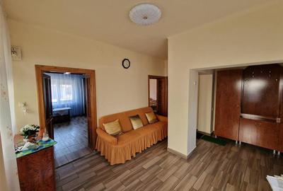 Casa cu 2 camere+living, renovata complet, in Episcopia Bihor - 2