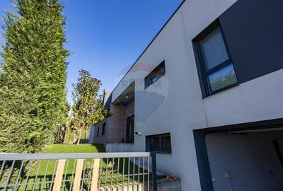 Casă / Vilă cu 5 camere de vânzare în zona Dealuri Oradea - 41