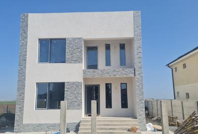 Casă cu 5 camere în Berceni