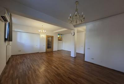 Apartament cu 4 camere în Dorobanți