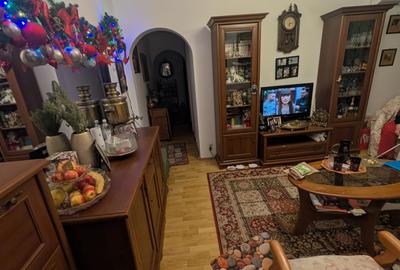 Apartament cu 4 camere semidecomandat în Drumul Taberei