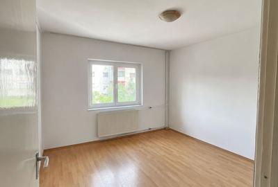 Apartament 3 camere de vânzare – 96.000 € - 1