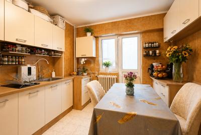 2 camere Unirii decomandat, et. 1, an 1993, 62 mp, renovat - 3