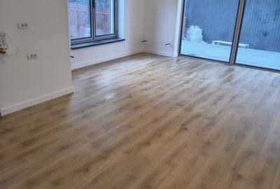 Apartament cu 2 camere decomandat în Zamora