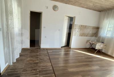 Casa de vanzare comuna Vultureni - 3