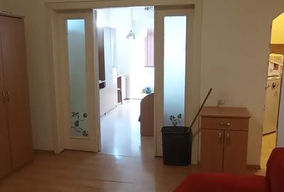 2 camere Parter Inalt zona Piata Sfintii Voievozi ideal investitie - 1