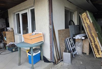 Cladire mica in zona liniștită  - valoarea este in teren - 2