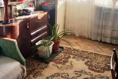 Apartament cu 2 camere, decomandat, cartier Micro 5 - 1