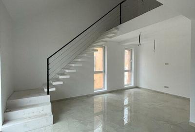 Apartament cu 3 camere semidecomandat în Giroc