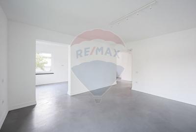 De închiriat casă renovată 2023, 5 camere, pericentral - 23