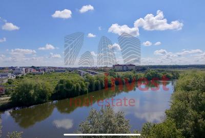 Apartament cu 3 camere semidecomandat în Nord
