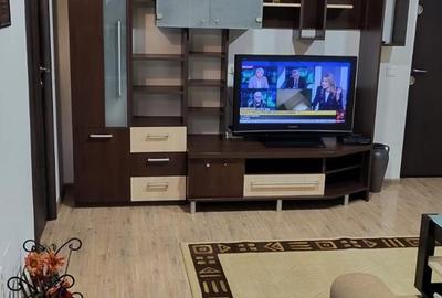 Apartament cu 3 camere semidecomandat, mobilat în Sebastian