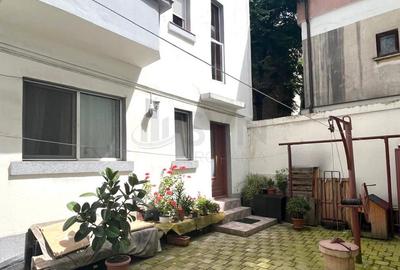 Apartament cu 3 camere semidecomandat, mobilat în Alba Iulia