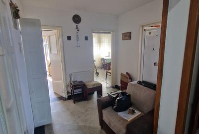 Se inchiriaza apartament,decomandat doua camere,etaj 10/11 ,pret 1300ron/luna. - 3