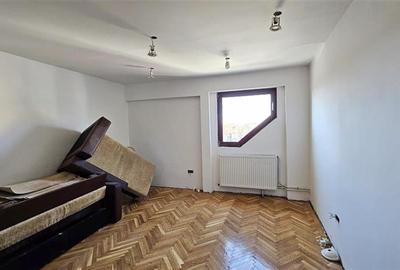 Apartament in asociatie, renovat, 6 cam 2 nivele cu garaj Elisabetin - 19