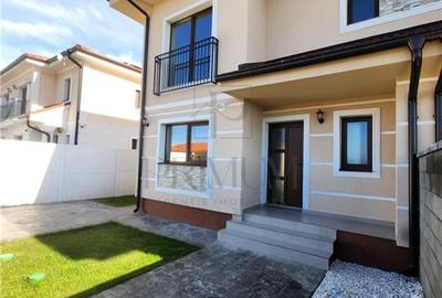 Duplex cu 5 camere în Moșnița Nouă